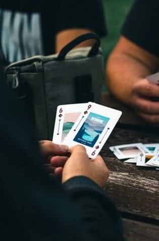 game bài di động Debet